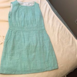 Simple and lined sheath dress with POCKETS!